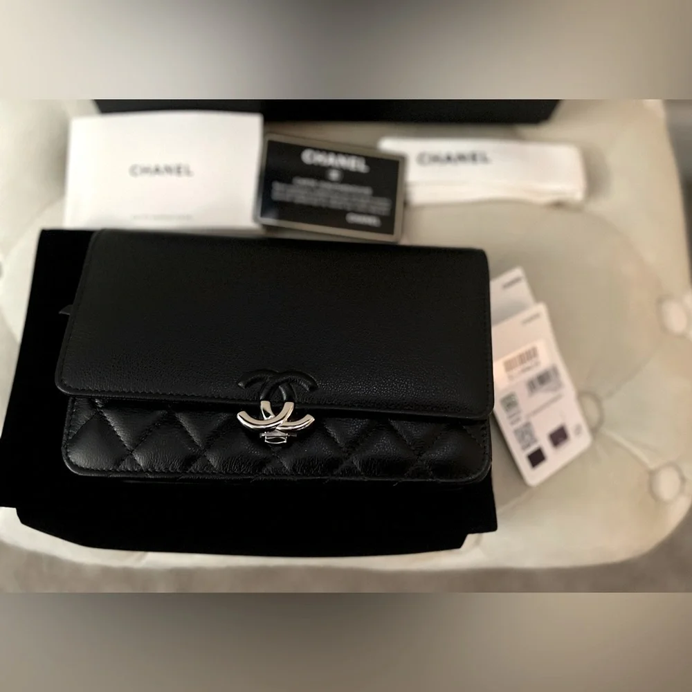 ❌❌ SOLD CHANEL WOC W/SILVER HARDWARE - Picture 4 of 10